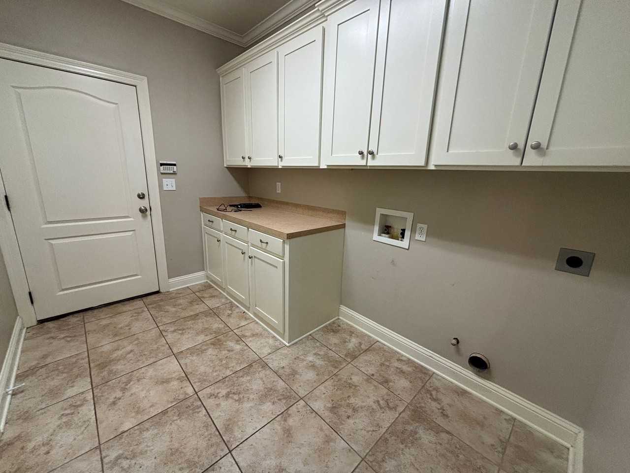 709 Reeds Reef - Photo 2 of 20