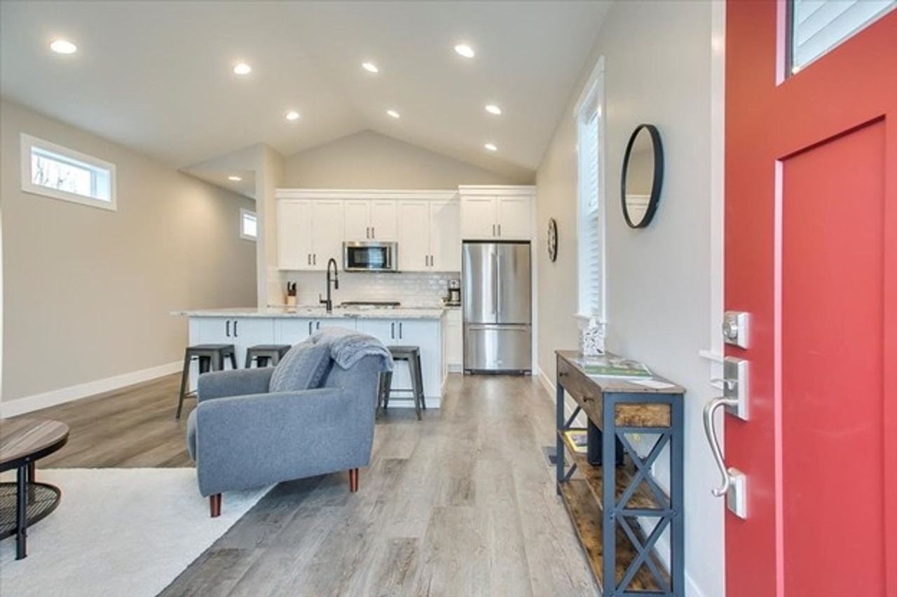 1612 S Jessie St - Photo 2 of 21
