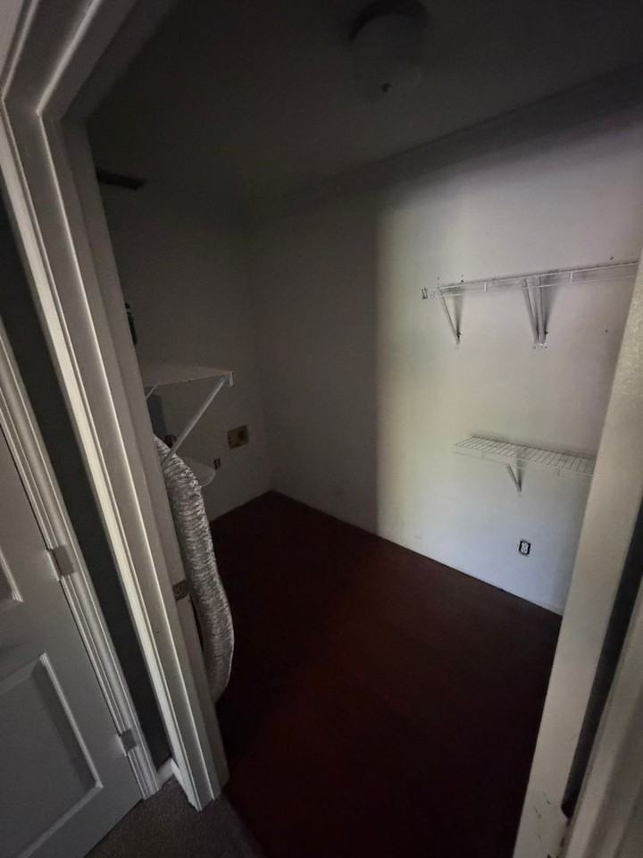 308 S Broad St - Photo 5 of 10