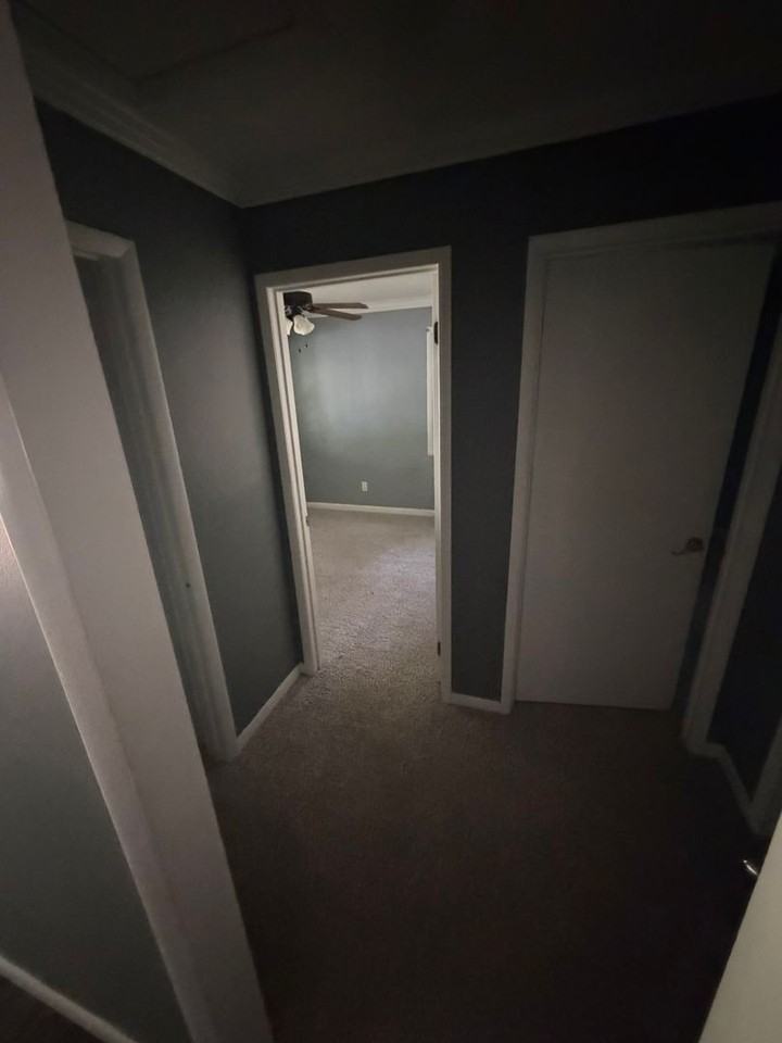 308 S Broad St - Photo 6 of 10