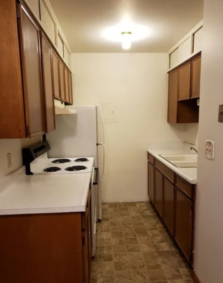 107 3rd Ave S - Photo 4 of 15