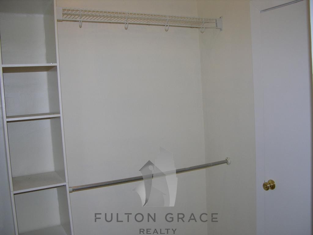 4521 N Malden St #504 - Photo 4 of 6