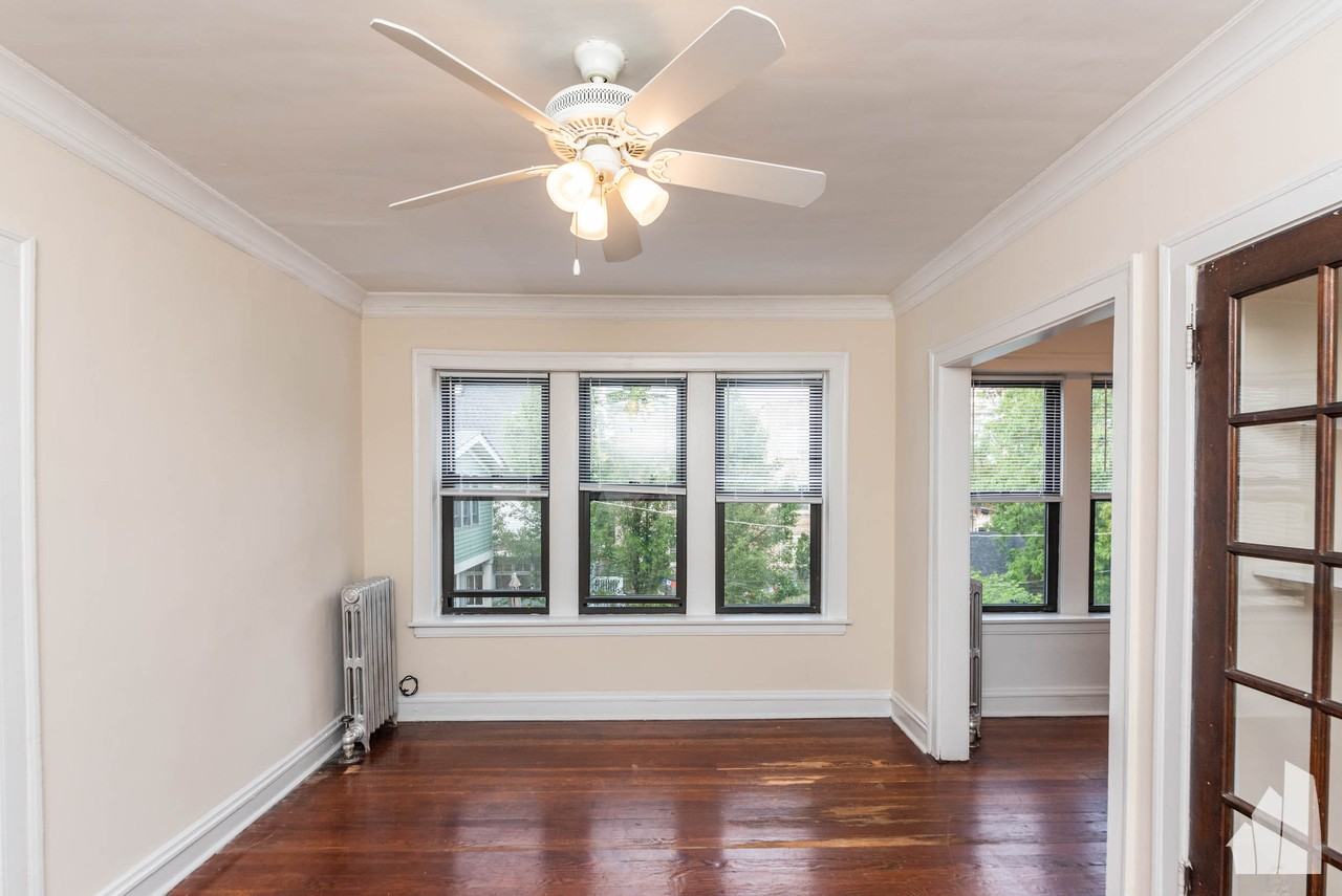 4641 N Paulina St #102 - Photo 2 of 10