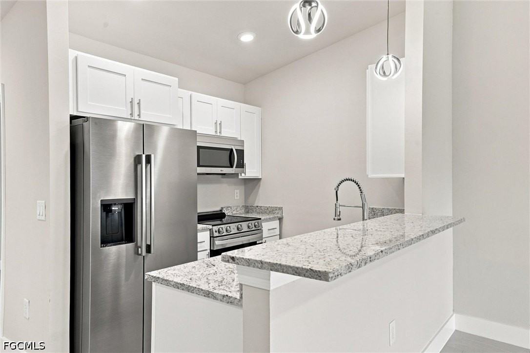 736 Gilbert Ave S - Photo 4 of 50