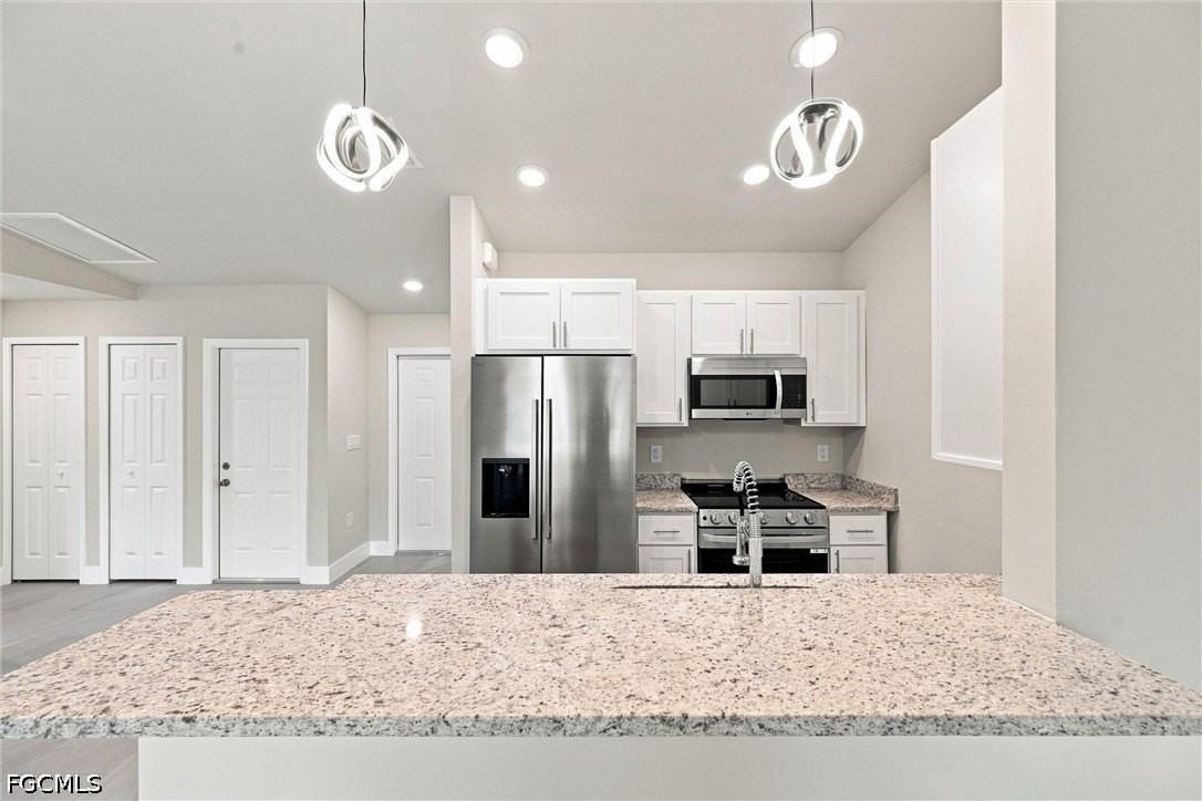 736 Gilbert Ave S - Photo 7 of 50