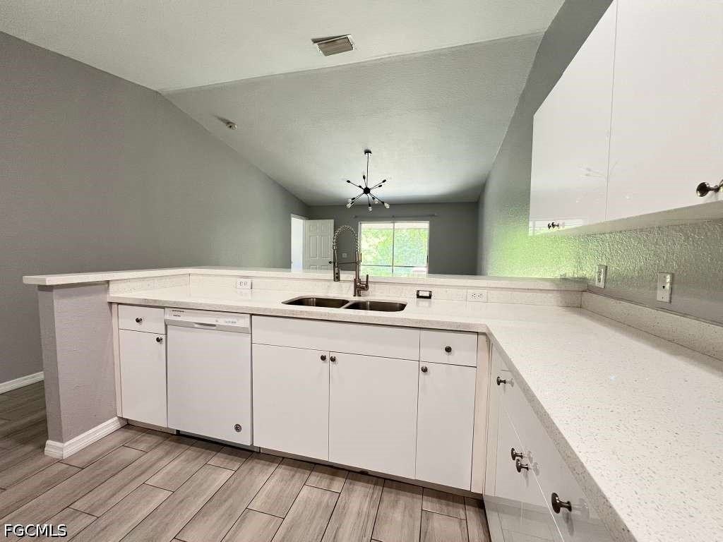 715 Se 24th Ave #715 - Photo 4 of 35