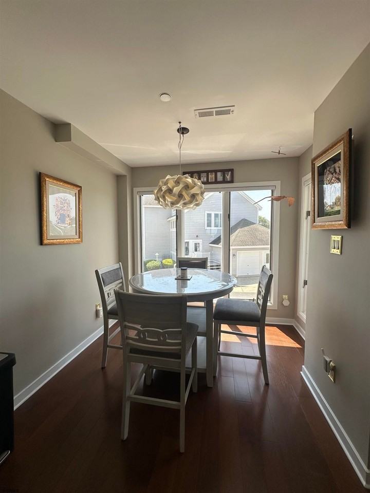 2204 East Dr - Photo 4 of 37