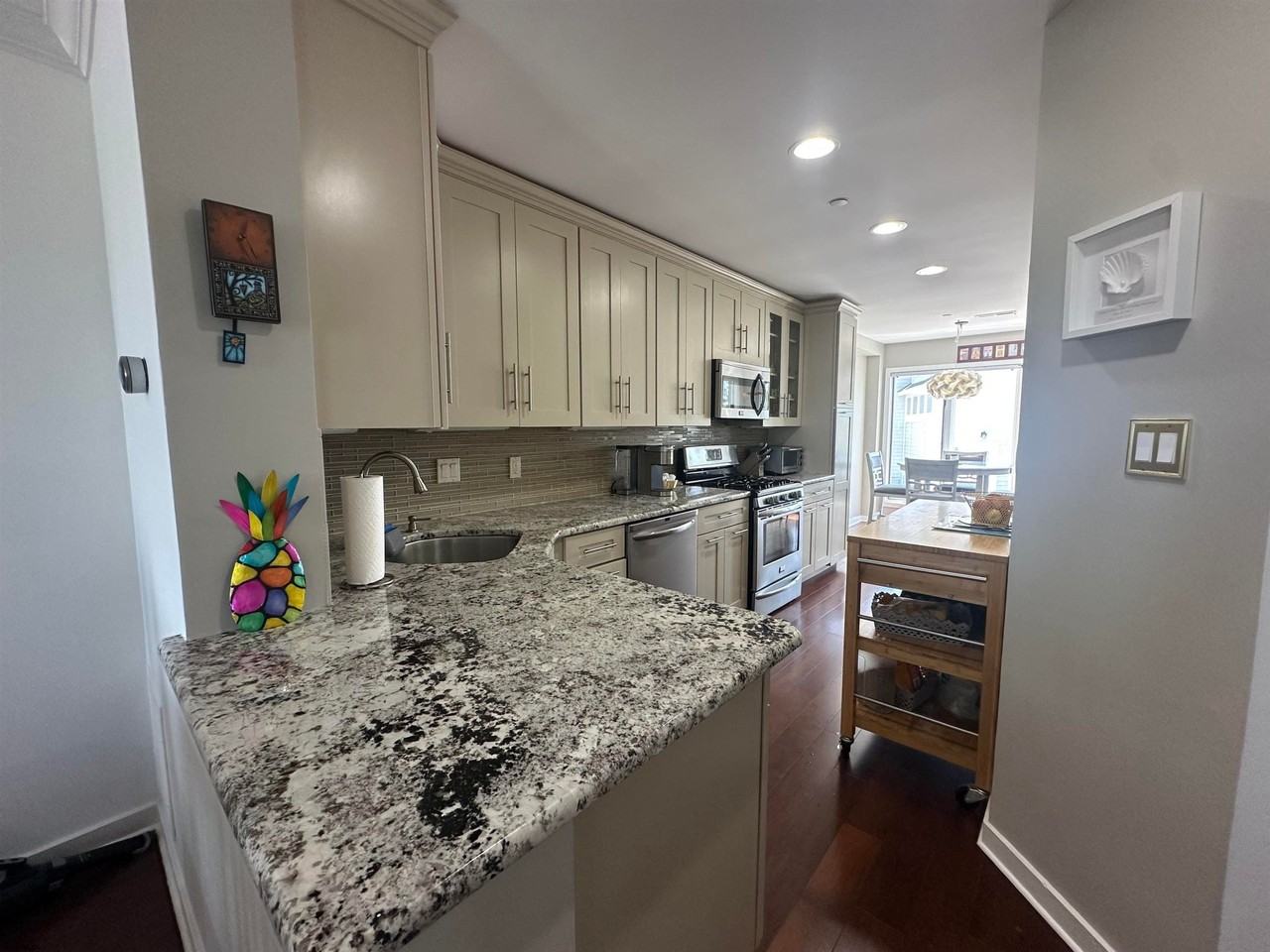 2204 East Dr - Photo 7 of 37