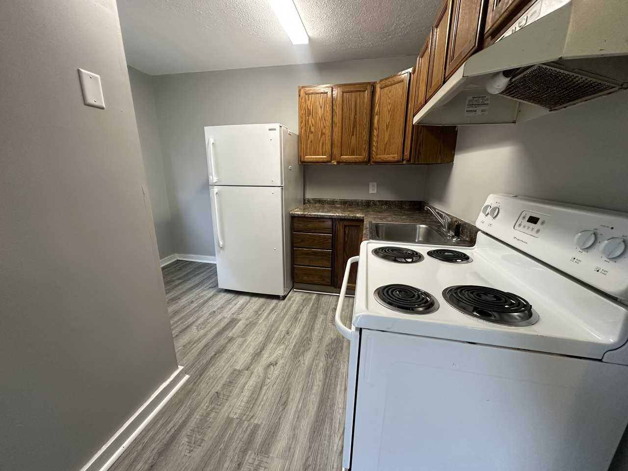 1358 Chestnut St #2 - Photo 3 of 5