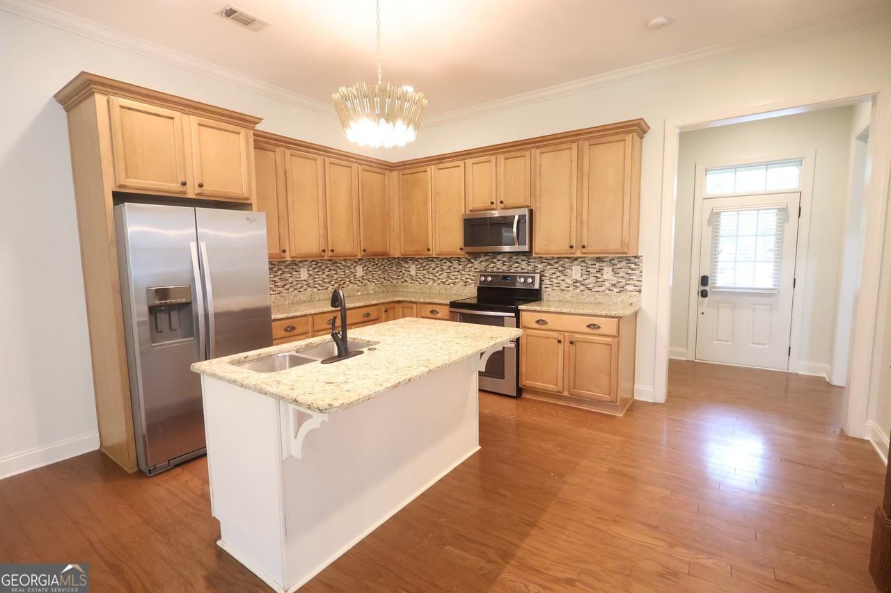 1081 Starboard Dr - Photo 6 of 34