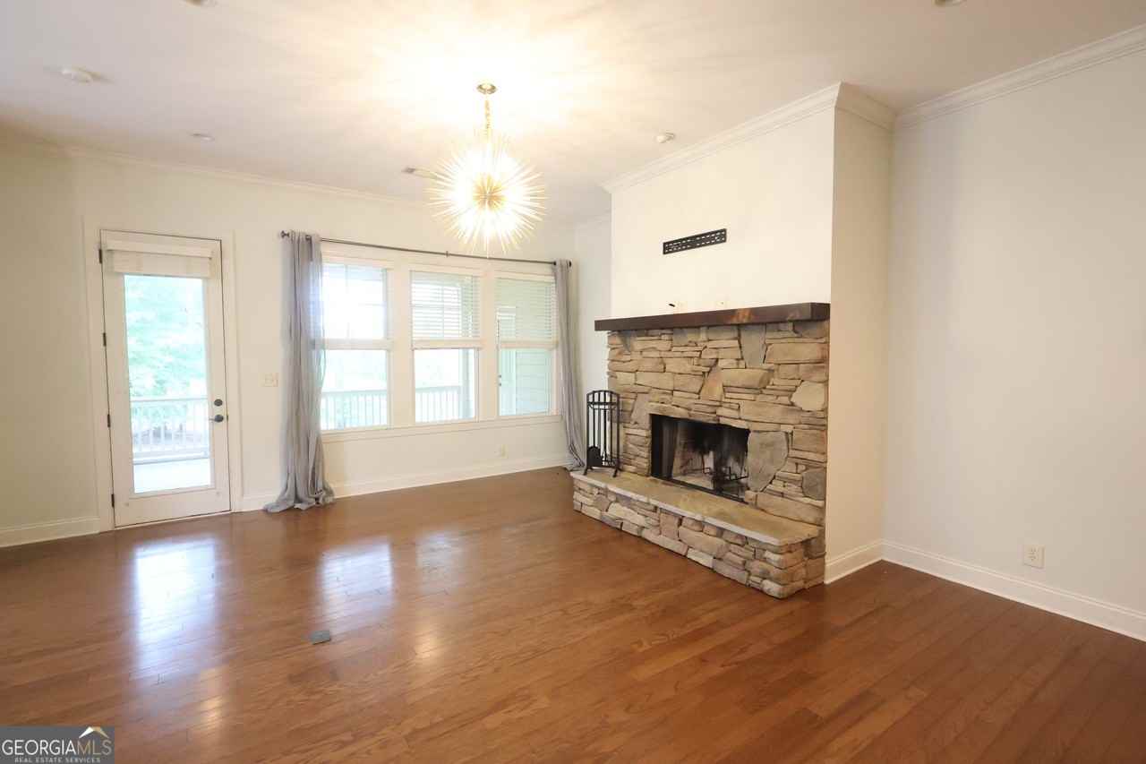1081 Starboard Dr - Photo 7 of 34