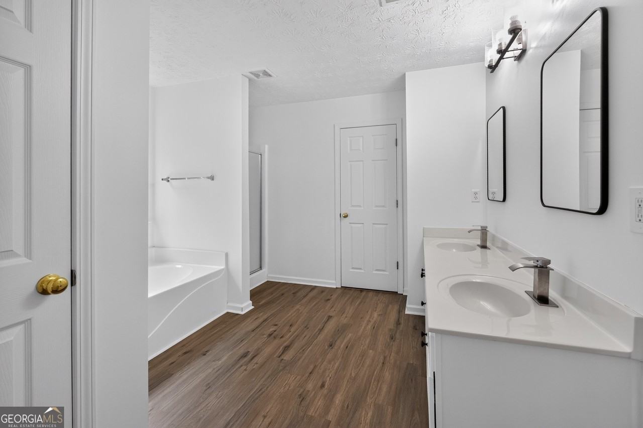 3761 Bogan Mill Rd - Photo 3 of 18