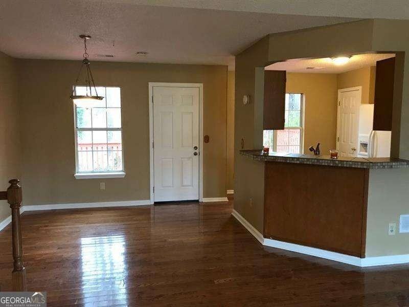 2989 Garland Dr Sw - Photo 3 of 22