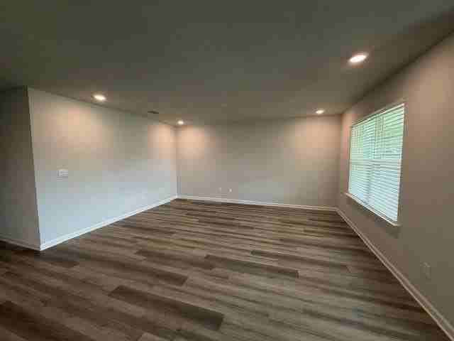 9052 Home Ave - Photo 7 of 17