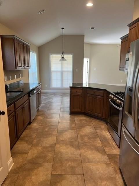 2197 Spring Grv W - Photo 6 of 24