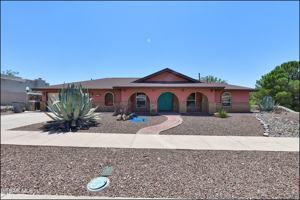 featured image of 6412 Via Aventura Dr