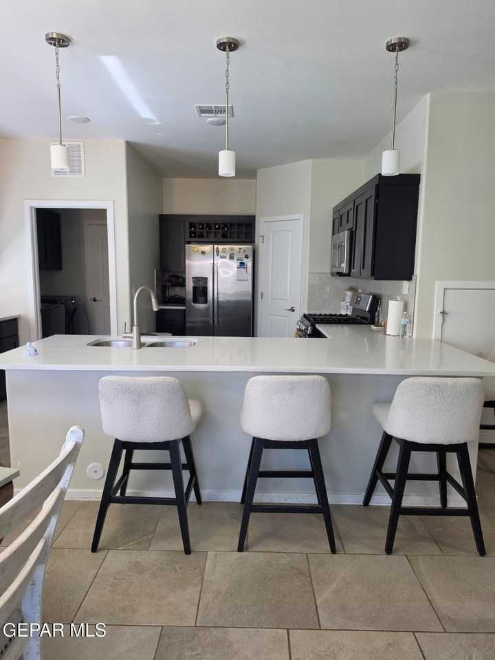 12603 Amesbury Ave - Photo 6 of 27