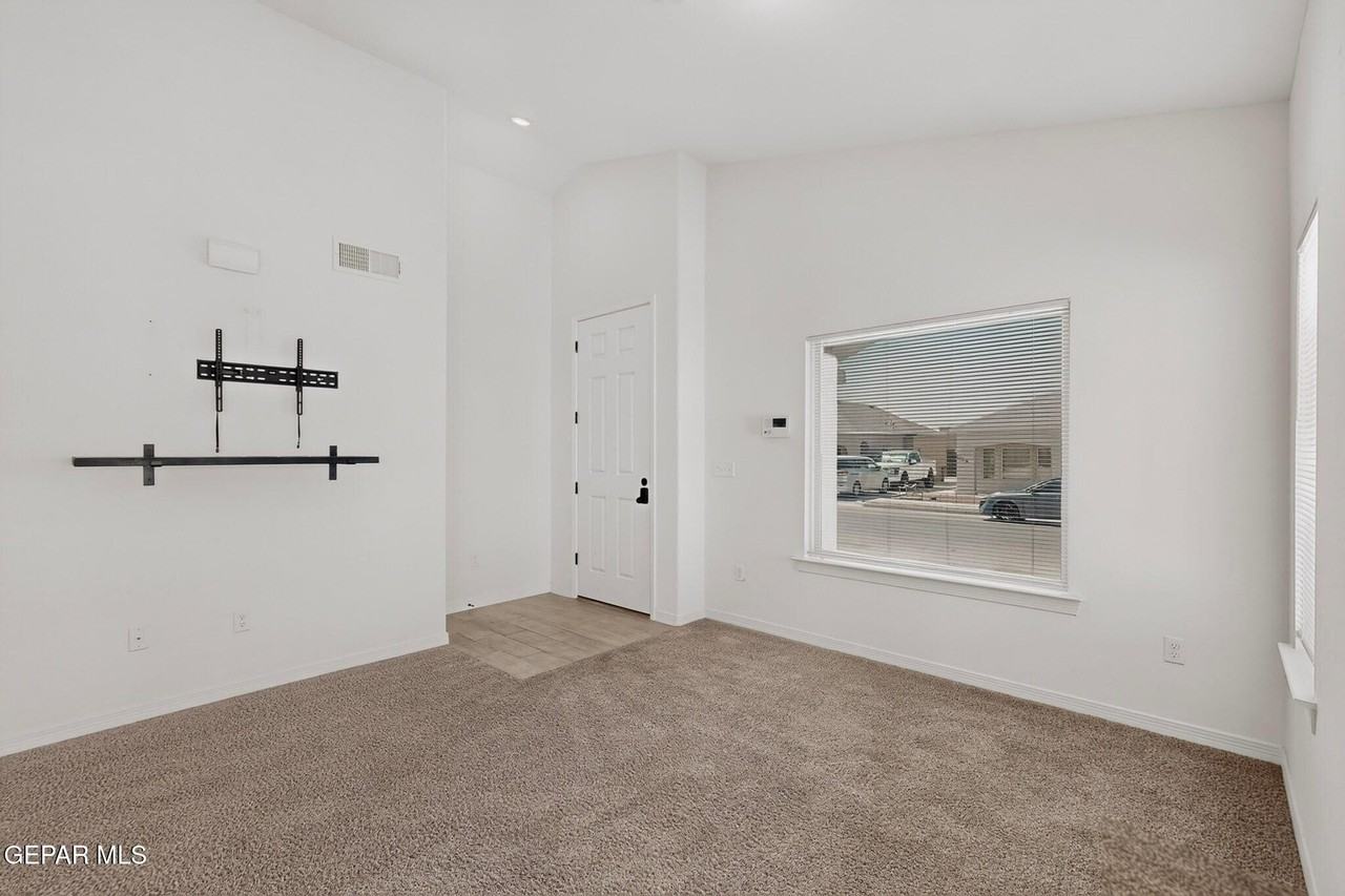 14321 Chris Zingo Ln - Photo 6 of 40