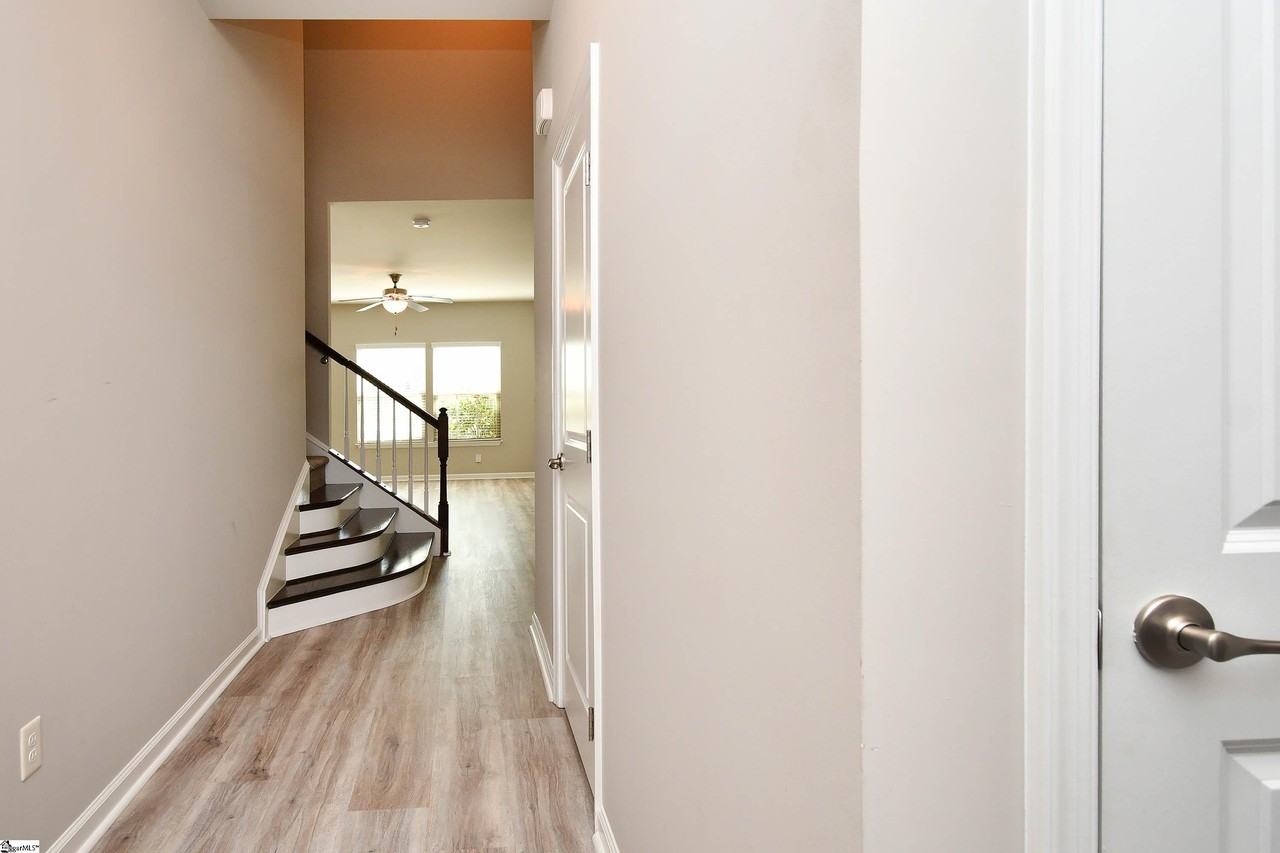 303 Corday Ln - Photo 6 of 33