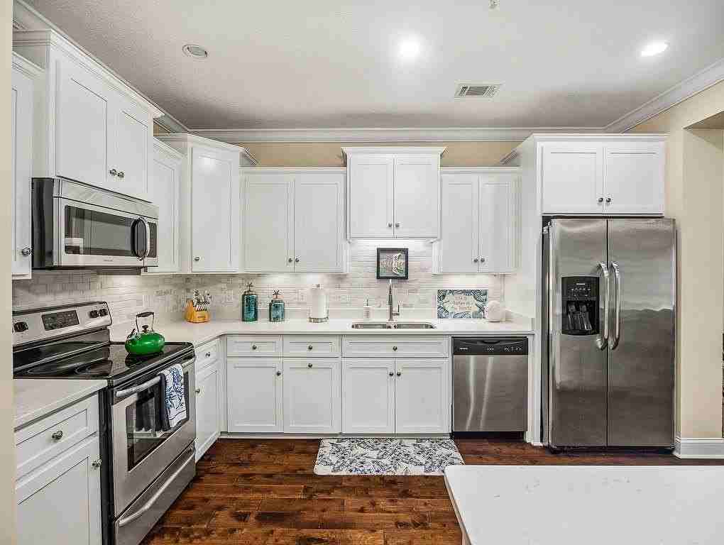 802 Reserve Ln - Photo 5 of 48