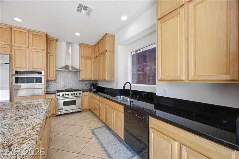 2765 Struan Ave - Photo 4 of 43
