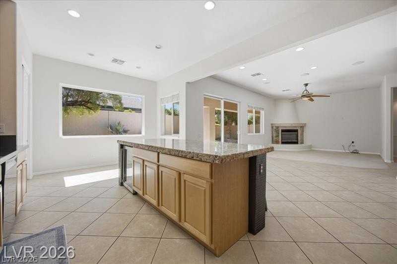 2765 Struan Ave - Photo 7 of 43
