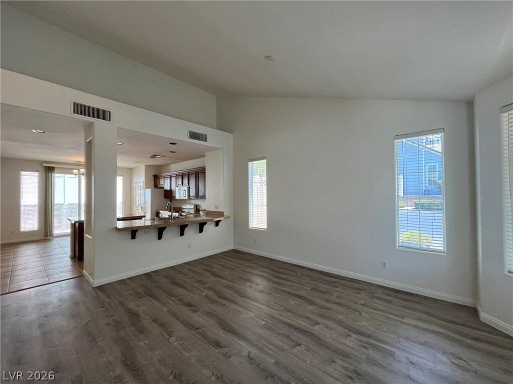 2848 Radiant Flame Ave - Photo 5 of 34
