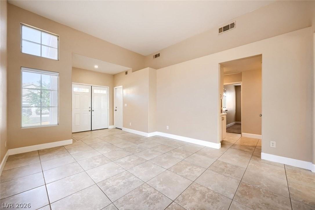 6042 Evening View St - Photo 5 of 20