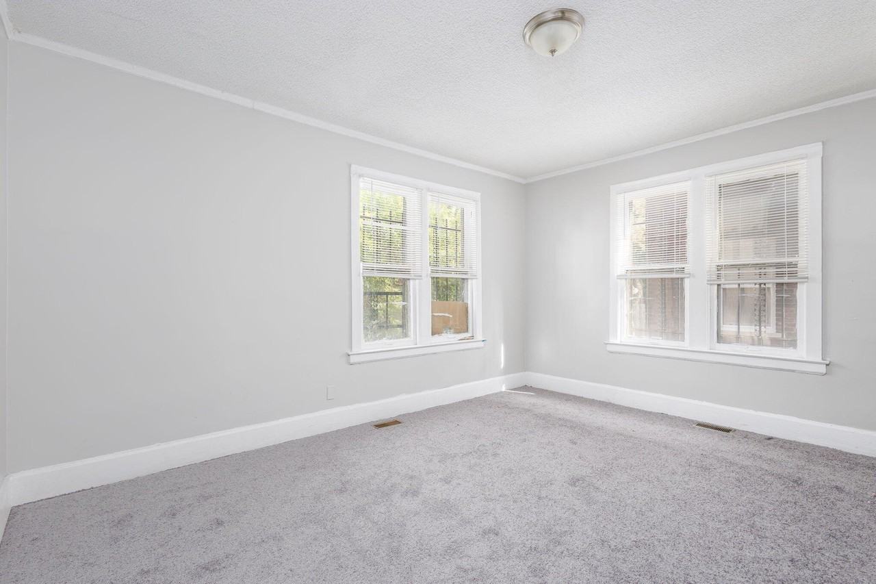 2704 Webb St - Photo 7 of 11