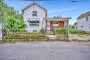 featured image of 1020 Farber Ct