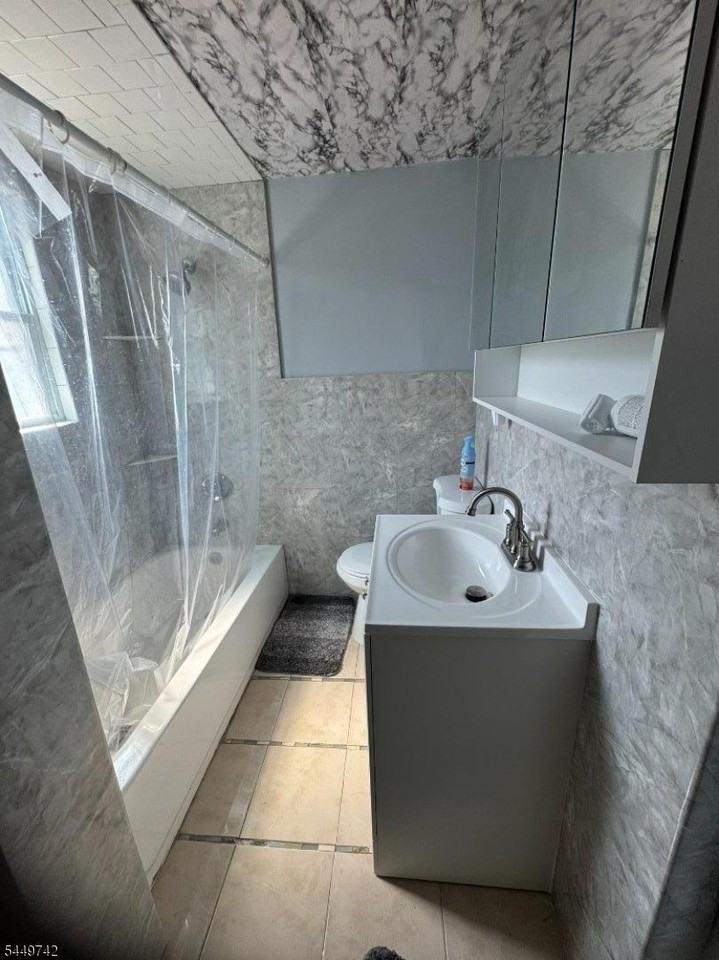 72 Charles St - Photo 4 of 4