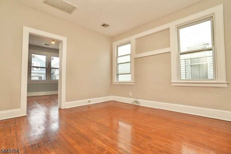 150 Columbia Ave - Photo 5 of 13