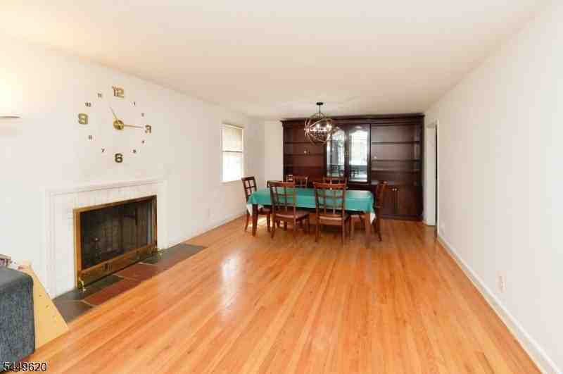 968 Byron Ave - Photo 2 of 19