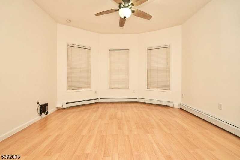 466 Cortlandt St 2nd Fl #2 - Photo 6 of 17