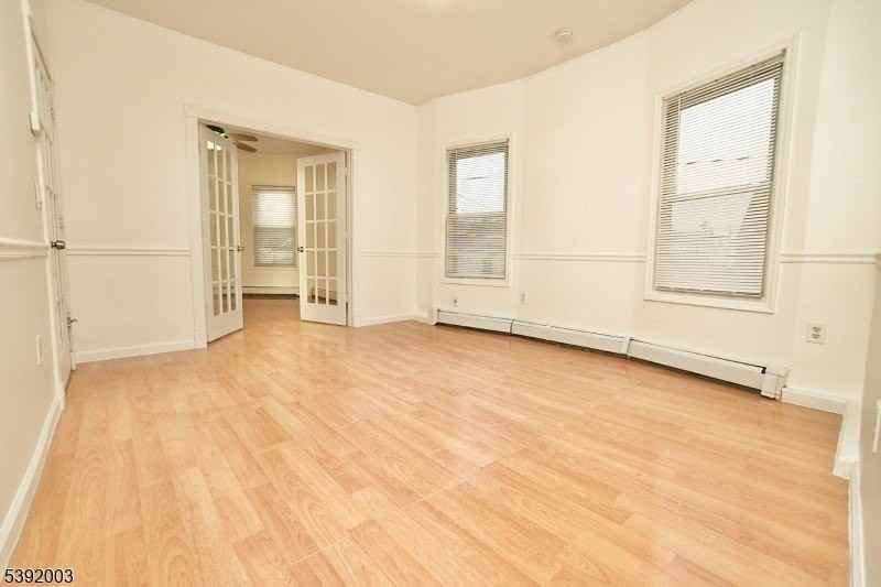 466 Cortlandt St 2nd Fl #2 - Photo 7 of 17