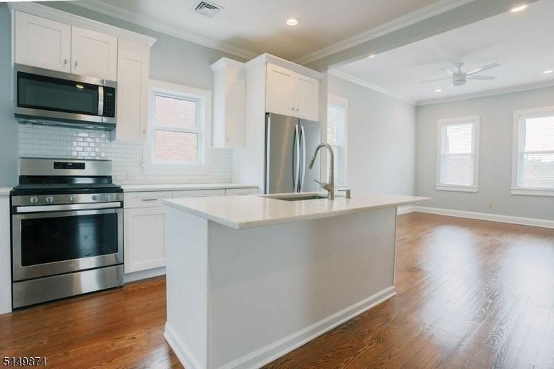 49 Park Ave Apt 2 - Photo 6 of 18