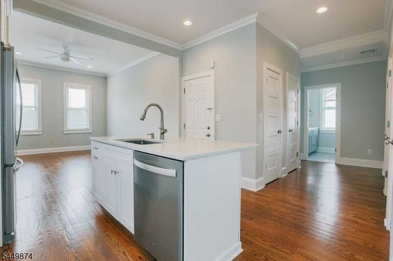49 Park Ave Apt 2 - Photo 7 of 18