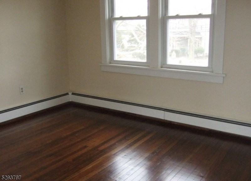 842 South Ave W - Photo 4 of 11