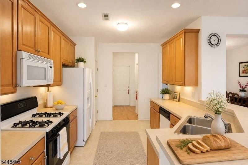 105 Hoover Ave - Photo 6 of 12