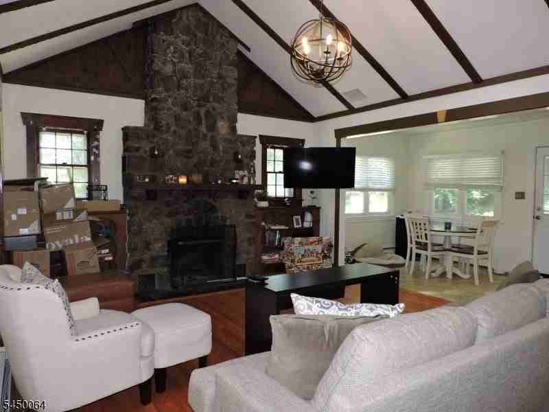 381 Franklin Rd - Photo 2 of 13