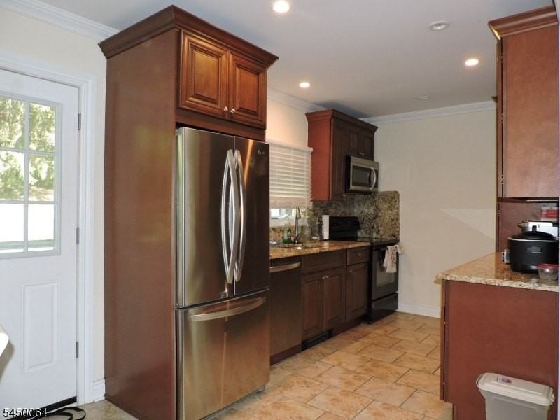 381 Franklin Rd - Photo 5 of 13