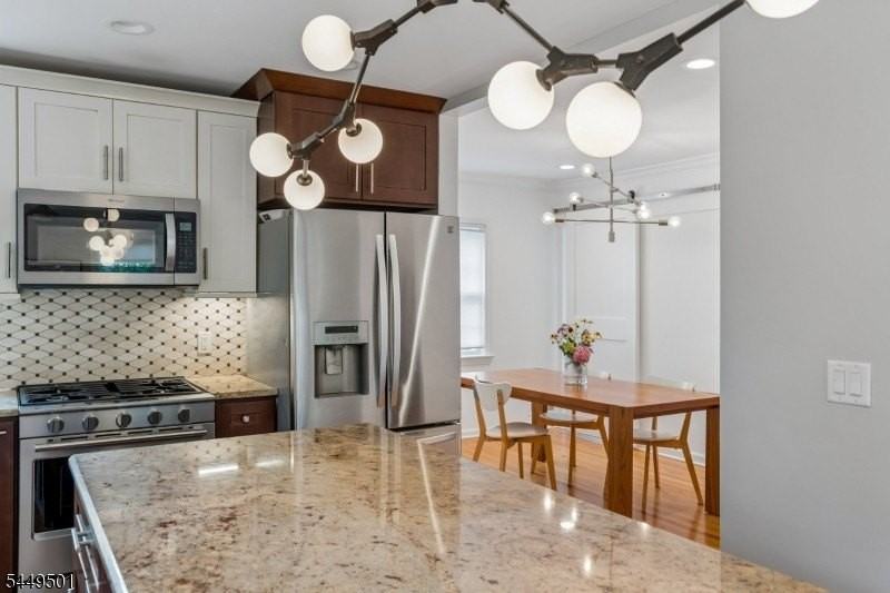 20 Lombardy Pl - Photo 6 of 29