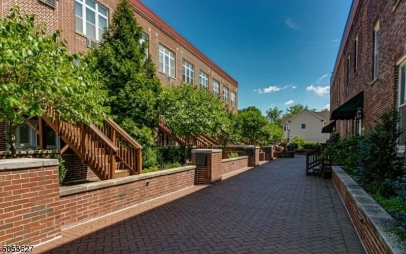 519 Trinity Pl #1BS - Photo 2 of 25