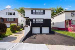 featured image of 19 Evelyn Ct #2