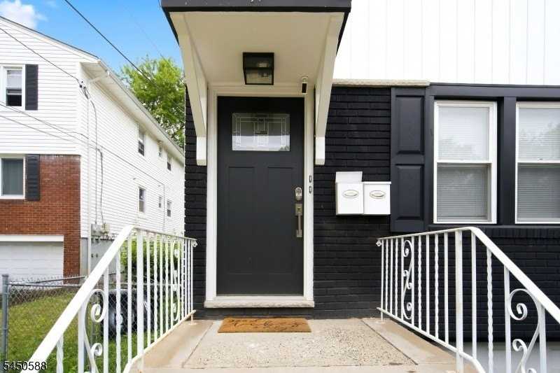 19 Evelyn Ct #2 - Photo 2 of 11