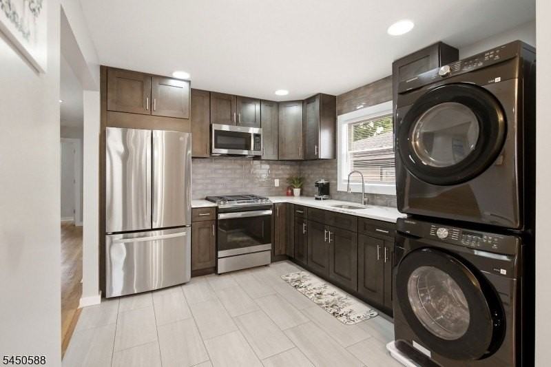 19 Evelyn Ct #2 - Photo 5 of 11