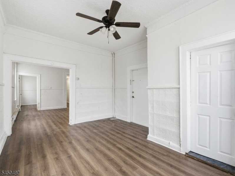 302 Belmont Ave - Photo 5 of 8