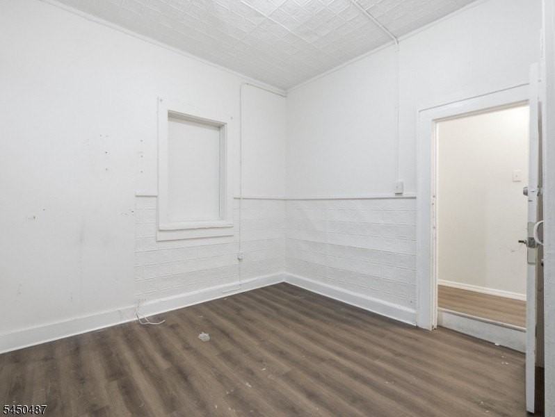 302 Belmont Ave - Photo 6 of 8