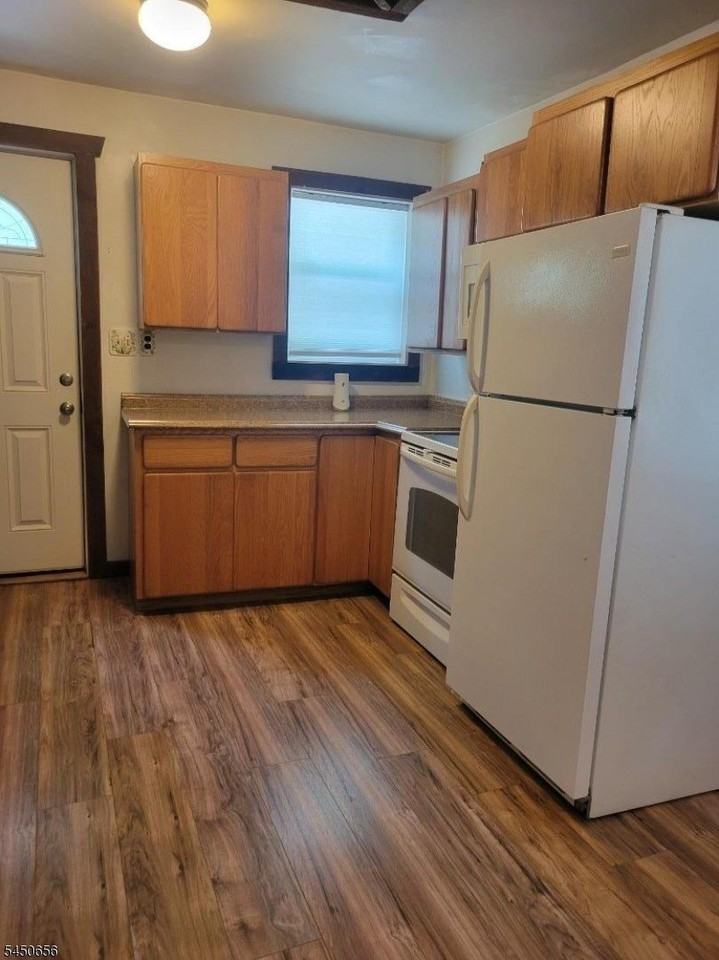 108 Magee Rd - Photo 4 of 10