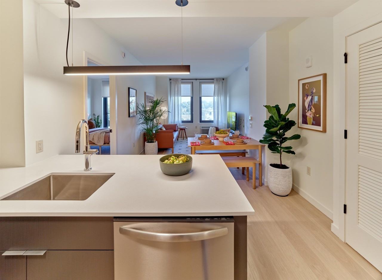 189 Phillip St - Photo 4 of 21